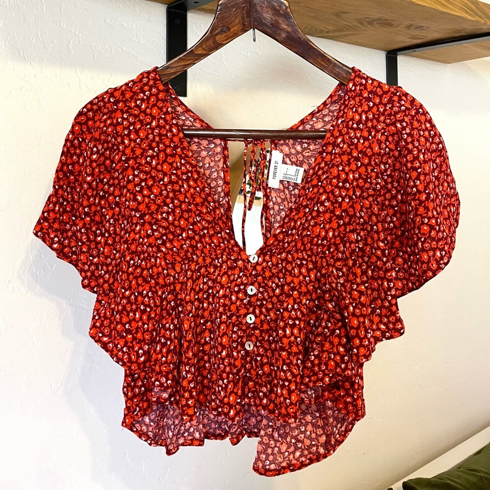 Forever 21 Cropped Floral Blouse